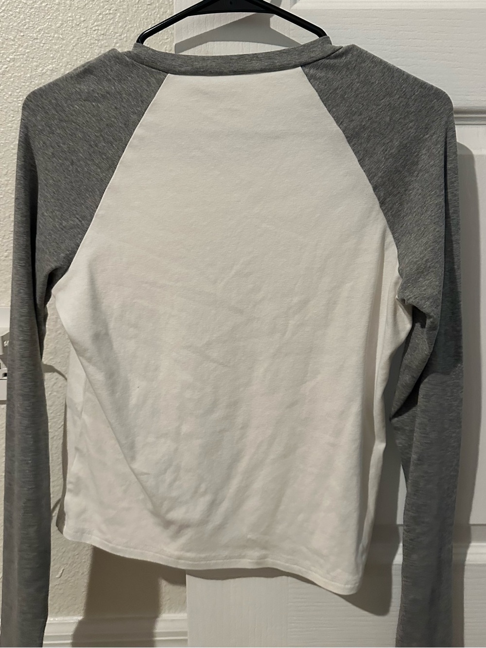 White & Gray Cowboy Graphic Raglan Long Sleeve Tee Edikted - Picture 2 of 3